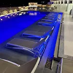 The View فندق